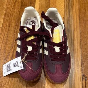 Adidas Maroon Samba sneaker